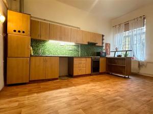 Prodej bytu 3+1, Cheb, Valdštejnova, 82 m2