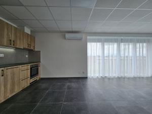 Pronájem skladu, Praha, Všetatská, 146 m2