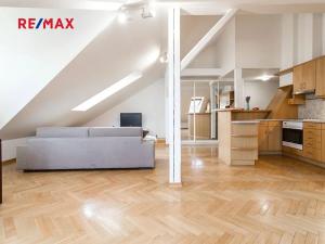 Pronájem bytu 2+kk, Praha - Karlín, Křižíkova, 70 m2