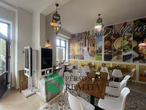 Pronájem restaurace, Praha - Nusle, náměstí Generála Kutlvašra, 300 m2