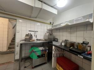 Pronájem restaurace, Praha - Nusle, náměstí Generála Kutlvašra, 300 m2