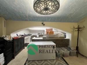 Pronájem restaurace, Praha - Nusle, náměstí Generála Kutlvašra, 300 m2