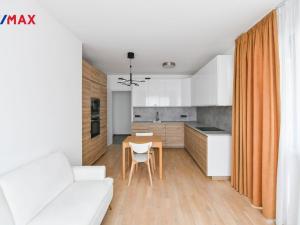 Pronájem bytu 2+kk, Praha - Vinohrady, Perucká, 45 m2