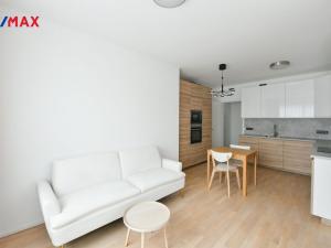 Pronájem bytu 2+kk, Praha - Vinohrady, Perucká, 45 m2