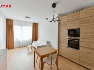 Pronájem bytu 2+kk, Praha - Vinohrady, Perucká, 45 m2