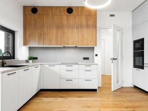 Pronájem bytu 2+kk, Praha - Troja, Pod Hrachovkou, 45 m2