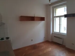 Pronájem bytu 1+kk, Praha - Holešovice, Kamenická, 23 m2