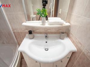 Pronájem bytu 3+1, Most, K. H. Máchy, 58 m2