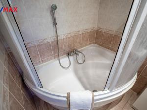 Pronájem bytu 3+1, Most, K. H. Máchy, 58 m2