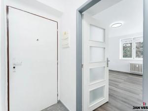 Pronájem bytu 3+1, Praha - Čakovice, U Párníků, 54 m2