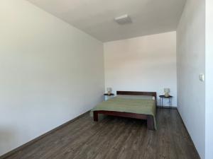 Prodej bytu 1+kk, Náchod, Na Letné, 42 m2