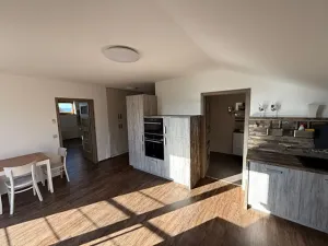 Pronájem bytu 3+1, Kostomlaty pod Milešovkou, Husova, 100 m2