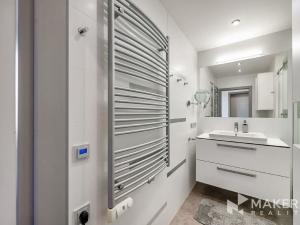 Pronájem bytu 3+1, Praha - Kamýk, Zárubova, 83 m2