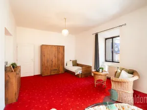 Prodej vícegeneračního domu, Trhové Sviny, Žižkovo náměstí, 340 m2