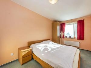 Pronájem bytu 2+kk, Praha - Kolovraty, Preislerova, 55 m2