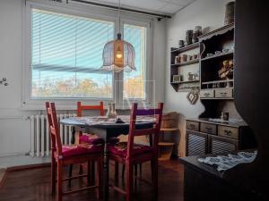 Prodej bytu 3+1, Praha - Kobylisy, Luhovská, 74 m2