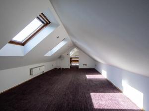 Prodej obchodního prostoru, Praha - Hlubočepy, Hlubočepská, 156 m2