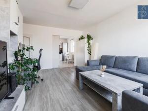 Prodej bytu 3+1, Praha - Újezd nad Lesy, Žárovická, 68 m2