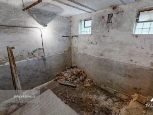 Prodej rodinného domu, Roupov, 525 m2