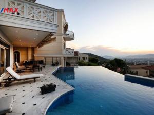 Prodej vily, Anatoliki Attiki,Řecko, 1285 m2