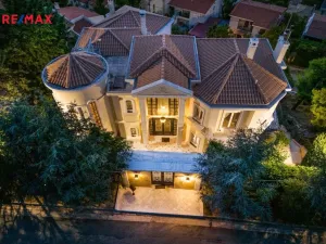 Prodej vily, East Attica Regional Unit,Řecko, 1285 m2