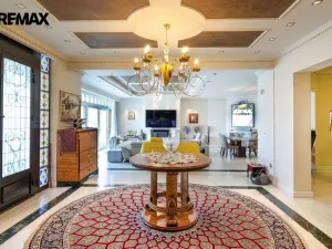 Prodej vily, East Attica Regional Unit,Řecko, 1285 m2