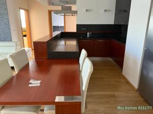 Pronájem bytu 3+kk, Praha - Vysočany, Ocelářská, 80 m2