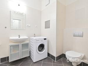 Prodej bytu 1+kk, Praha - Horní Měcholupy, Modenská, 35 m2