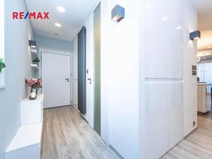 Pronájem bytu 2+kk, Praha - Strašnice, Novostrašnická, 68 m2