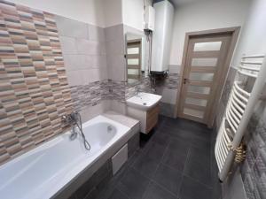 Pronájem bytu 2+kk, Náchod, Žižkova, 40 m2