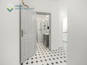 Pronájem bytu 1+1, Praha - Vysočany, Kolbenova, 35 m2