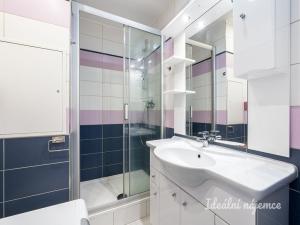 Pronájem bytu 1+1, Praha - Kamýk, Písnická, 40 m2