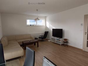 Prodej bytu 2+kk, Hluboká nad Vltavou, Ječná, 55 m2