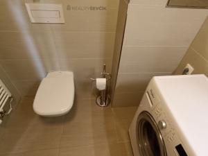 Prodej bytu 2+kk, Hluboká nad Vltavou, Ječná, 55 m2