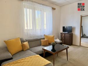 Prodej vícegeneračního domu, Pečky, Tř. 5. května, 980 m2