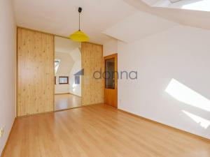 Pronájem rodinného domu, Praha, Nad šejdrem, 252 m2