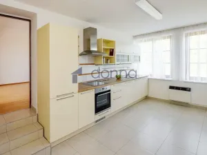 Pronájem rodinného domu, Praha, Nad šejdrem, 252 m2