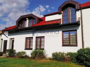Pronájem rodinného domu, Praha, Nad šejdrem, 252 m2