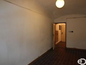 Pronájem obchodního prostoru, Mladá Vožice, Husovo náměstí, 50 m2