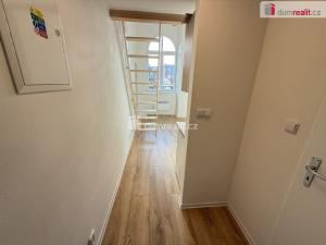 Pronájem bytu 1+kk, Praha - Smíchov, Na Valentince, 35 m2