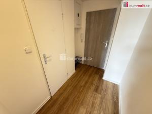 Pronájem bytu 1+kk, Praha - Smíchov, Na Valentince, 35 m2