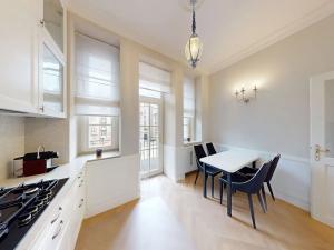 Pronájem bytu 2+1, Praha - Bubeneč, dr. Zikmunda Wintra, 91 m2