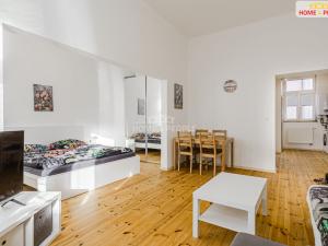 Pronájem bytu 2+1, Karlovy Vary, Zeyerova, 52 m2