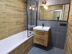 Pronájem bytu 2+kk, Ostrava, Gen. Janka, 60 m2