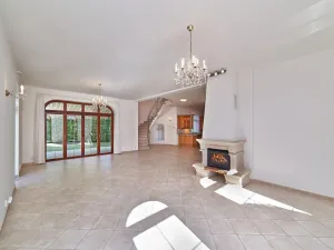 Pronájem vily, Praha, 243 m2