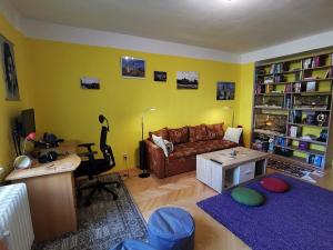 Pronájem bytu 2+1, Pardubice - Zelené Předměstí, Benešovo náměstí, 58 m2