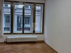 Pronájem kanceláře, Praha - Nové Město, V jámě, 125 m2