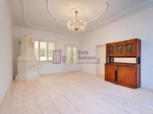 Pronájem bytu 2+1, Jindřichův Hradec, nám. Míru, 71 m2