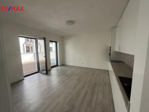 Prodej bytu 3+kk, Zlín, Tyršovo nábřeží, 73 m2