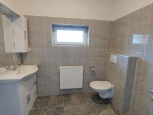 Pronájem bytu 2+kk, Valašské Meziříčí - Krásno nad Bečvou, Na Příkopě, 39 m2